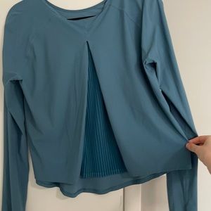 Lululemon pleated long sleeve